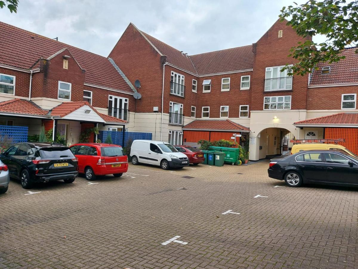 Bristol Serviced Lettings - Beaufort Court Exterior photo